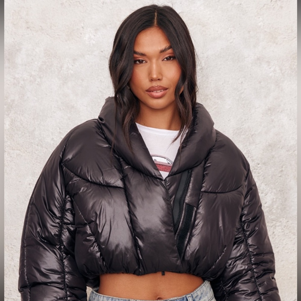 Crop waist bomber Brand New Smoke free home
Size 10 
Size M